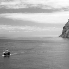 Nau a chegar a cabo Girão