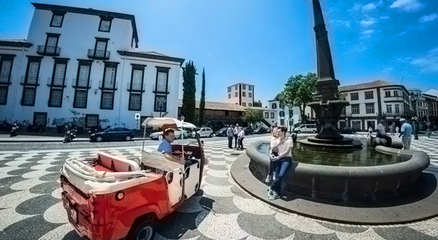 A Tuk Tuk Tour in Funchal