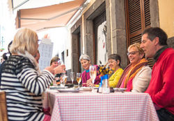 Wine and Food in Funchal at Donna Maria